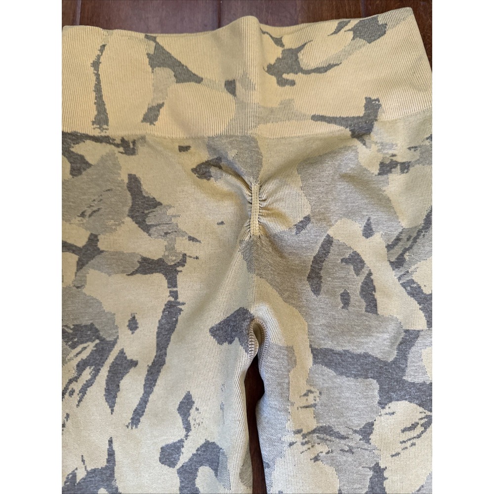 Gymshark Adapt Seamless Yellow Camo Leggings Small Athletic Mustard - Picture 5 of 5